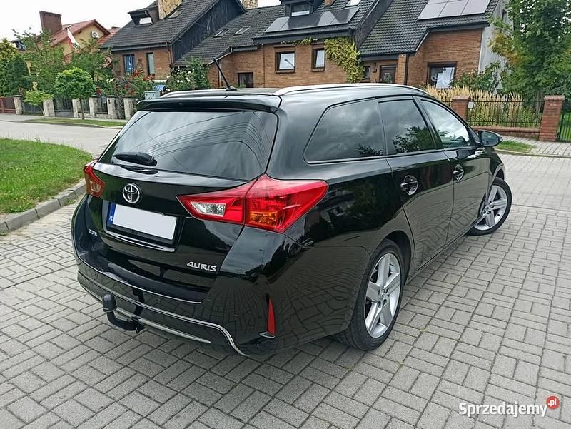 Używany Toyota Auris Sport 2015 Czarny Kombi