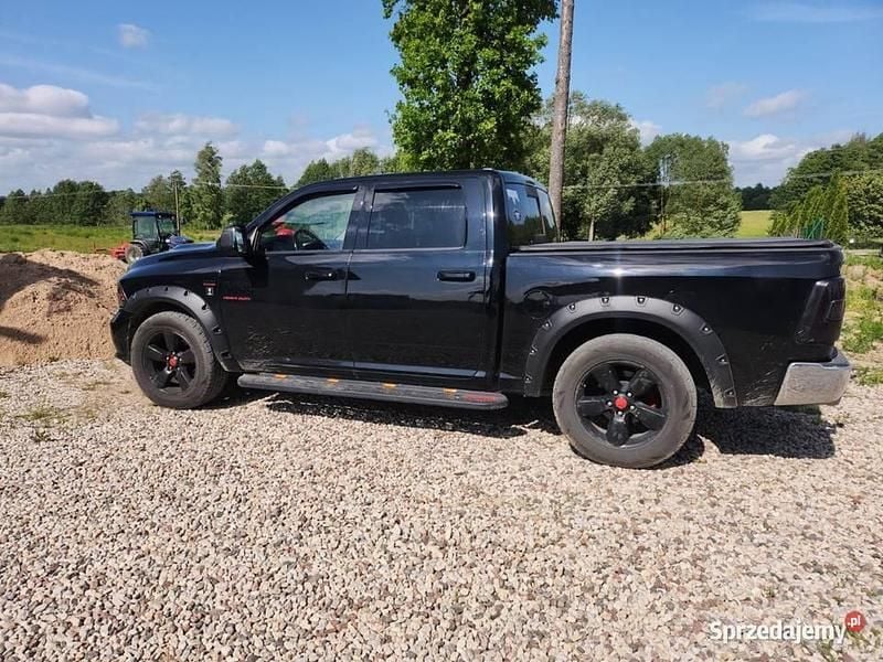 Czarny Używany 2014 Dodge Ram Pickup | 89 000 zł (Uczciwa cena) - Obraz 1/4