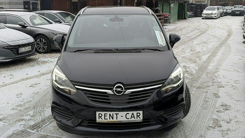 Używany Opel Zafira 130 KM (95 kW) 2018 Niebieski ciemny (metalik) Minivan