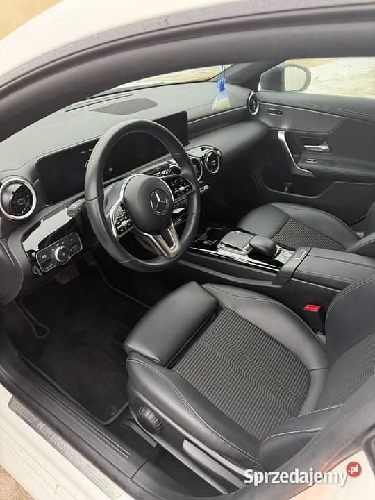 Używany Mercedes CLA200 163 KM (119 kW) 2022