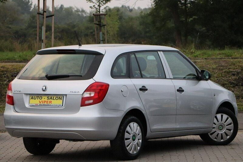 Używany Skoda Fabia 105 KM (77 kW) 2014 Srebrny Hatchback