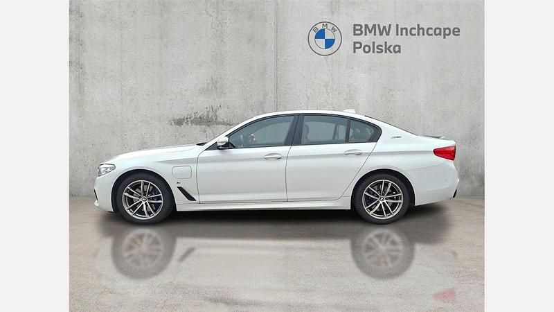 Używany BMW 530e iPerformance 184 KM (135 kW) 2017 Alpine white 3 Sedan/Limuzyna