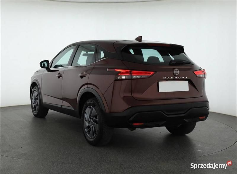 Używany Nissan Qashqai 2022 Bordowy SUV