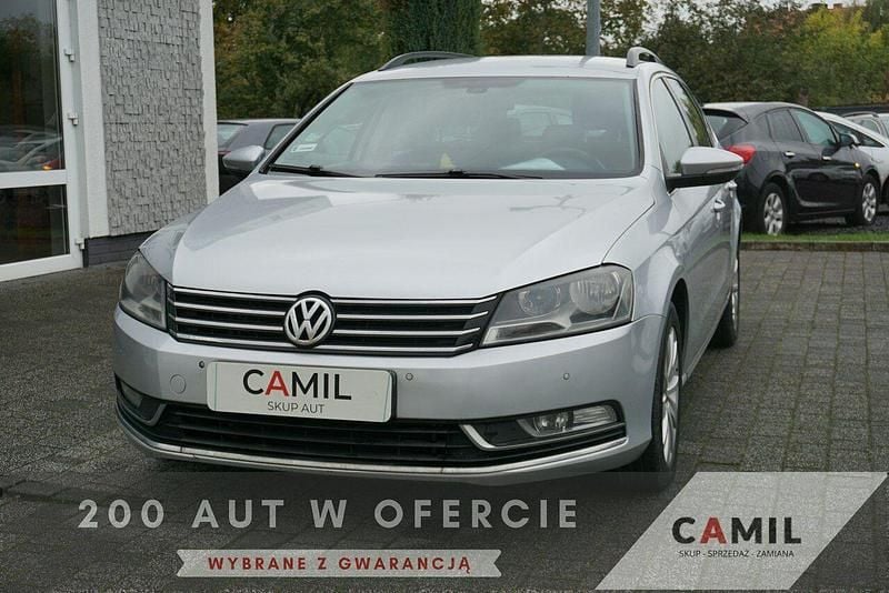 Srebrny (metalik) Używany 2012 VW Passat Kombi | 22 600 zł (Uczciwa cena) - Obraz 1/3