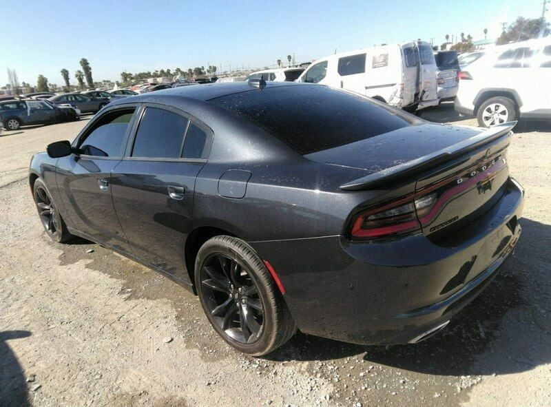 Używany Dodge Charger SXT 300 KM (220 kW) 2018 Czarny Sedan/Limuzyna
