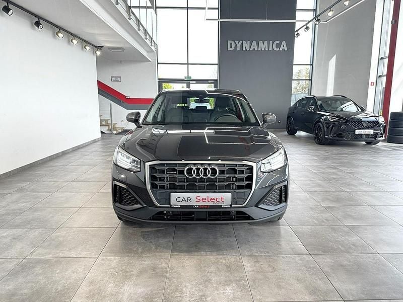 Szary Używany 2024 Audi Q2 Premium SUV | 137 900 zł - Obraz 1/2