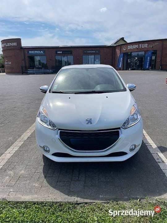 Używany 2015 Peugeot 208 Hatchback | 17 900 zł (Dobra cena) - Obraz 1/4