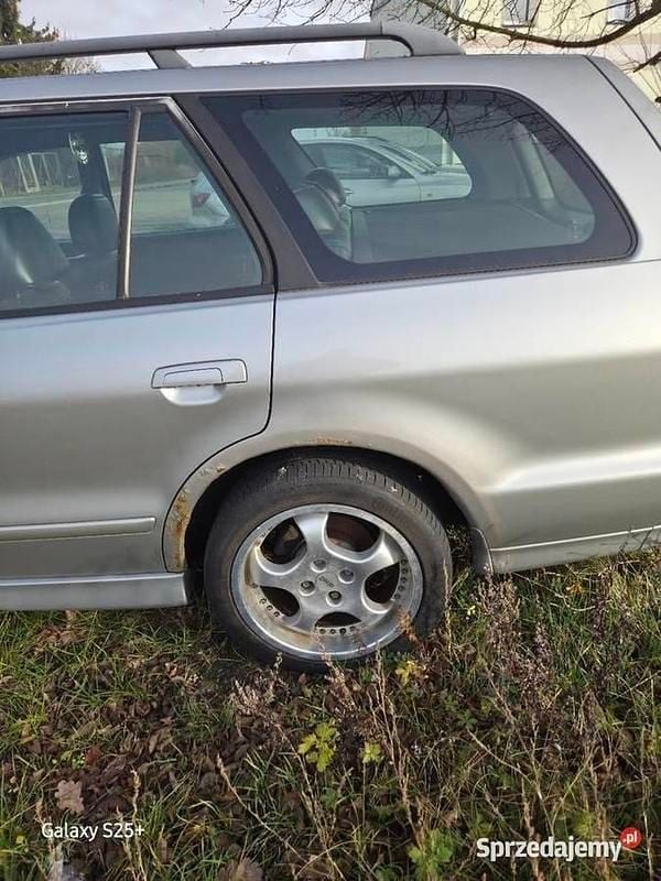 Używany Mitsubishi Galant 1999 Srebrny Kombi