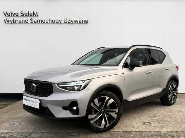 Srebrny Używany 2025 Volvo XC40 SUV | 193 900 zł (Drogi) - Obraz 1/4