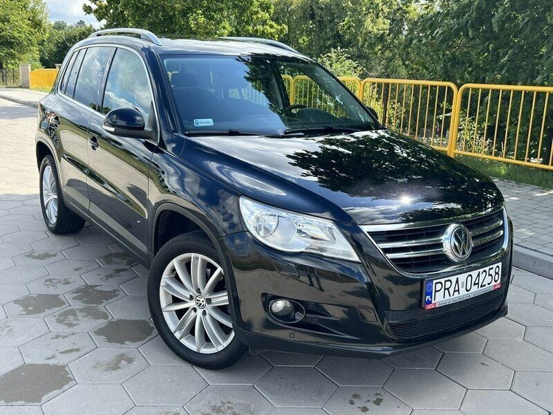 Czarny Używany 2011 VW Tiguan Team SUV | 38 998 zł (Dość drogi) - Obraz 1/4