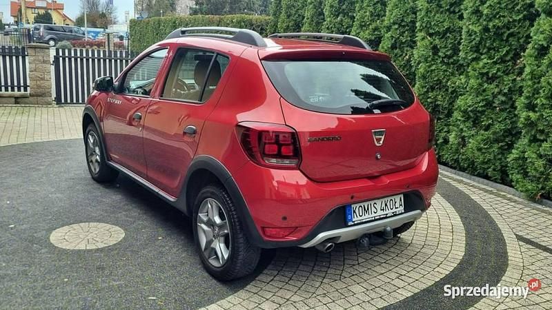 Używany Dacia Sandero Stepway 90 KM (66 kW) 2017 Bordowy (metalik) Hatchback