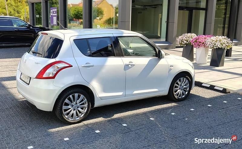 Używany Suzuki Swift 2011 Biały Hatchback