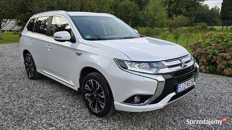 Biały Używany 2017 Mitsubishi Outlander P-HEV SUV | 67 900 zł - Obraz 1/4