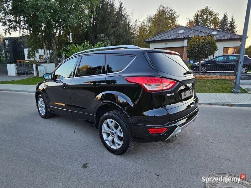 Czarny Używany 2016 Ford Kuga SUV | 42 900 zł (Super Cena) - Obraz 1/4