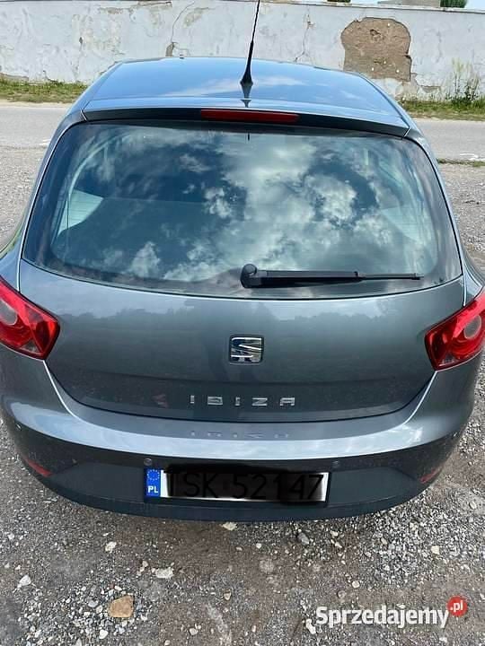 Szary Używany 2013 Seat Ibiza Hatchback | 21 000 zł (Uczciwa cena) - Obraz 1/4
