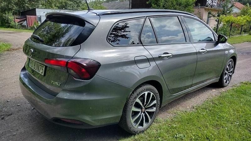 Szary Używany 2018 Fiat Tipo Kombi | 38 000 zł (Drogi) - Obraz 1/4