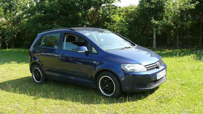 Niebieski Używany 2010 VW Golf Plus Cross Minivan | 21 500 zł (Uczciwa cena) - Obraz 1/4