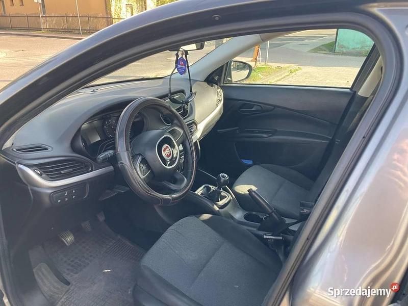 Używany Fiat Tipo 2019 Brązowy Sedan/Limuzyna