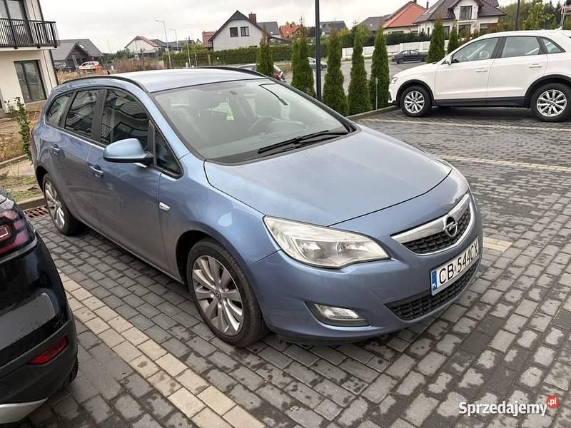 Używany Opel Astra 2010 Niebieski Kombi