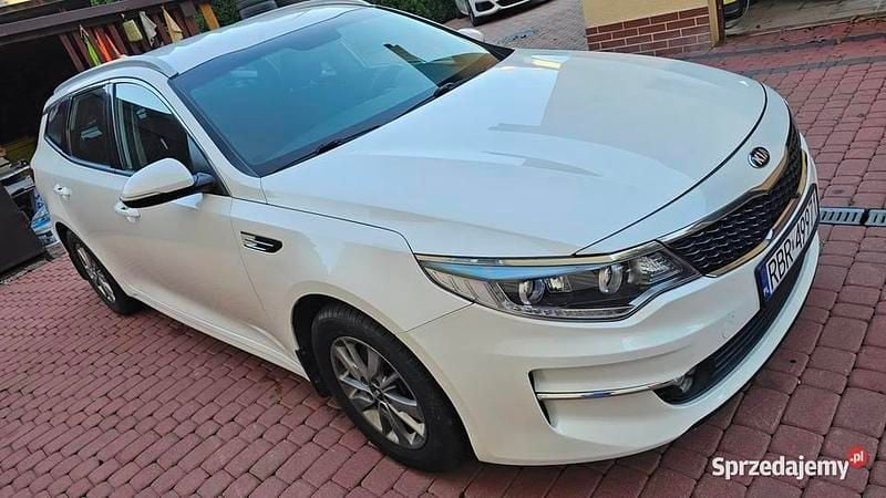 Używany Kia Optima 141 KM (103 kW) 2017 Biały Kombi