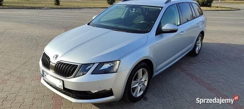 Używany Skoda Octavia 2019 Srebrny Kombi
