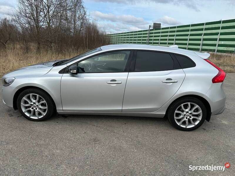 Używany Volvo V40 2015 Srebrny Kombi