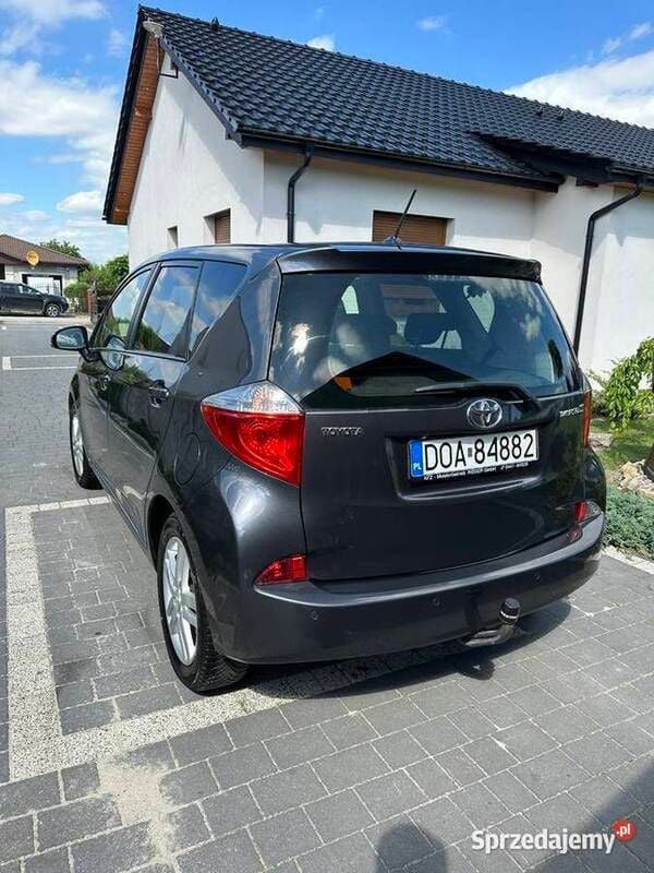 Używany Toyota Verso-S 2013 Minivan