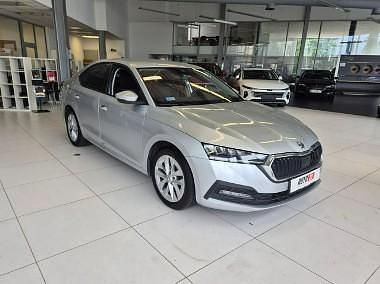 Srebrny (metalik) Używany 2022 Skoda Octavia Sedan/Limuzyna | 69 900 zł (Dobra cena) - Obraz 1/4