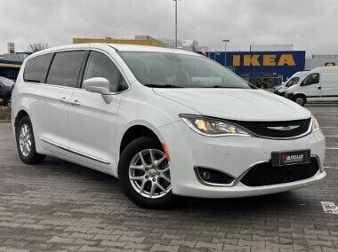 Biały Używany 2020 Chrysler Pacifica Touring SUV | 114 800 zł - Obraz 1/4