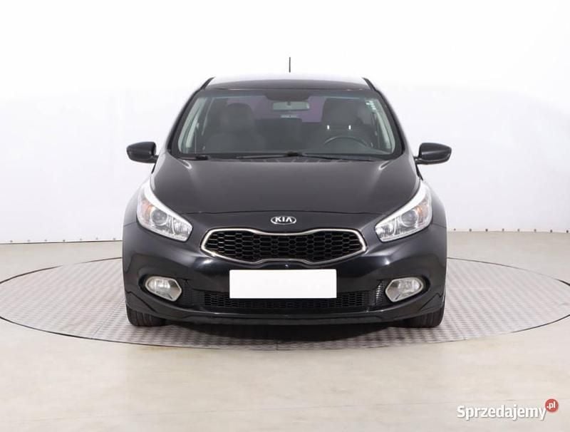 Czarny Używany 2013 Kia Ceed Hatchback | 23 999 zł (Uczciwa cena) - Obraz 1/4