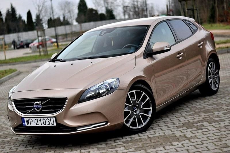 Używany Volvo V40 115 KM (84 kW) 2014 Beżowy (metalik) Hatchback