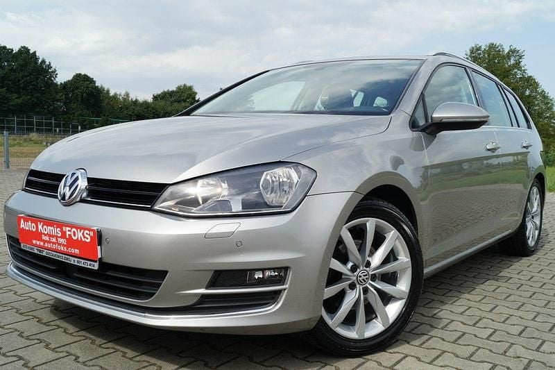 Srebrny (metalik) Używany 2016 VW Golf VII Highline Kombi | 49 900 zł (Uczciwa cena) - Obraz 1/4