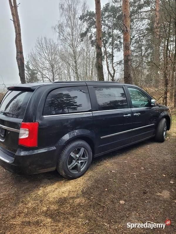 Używany 2014 Lancia Voyager S Minivan | 29 900 zł - Obraz 1/4