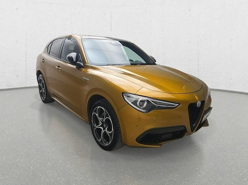 Żółty Używany 2022 Alfa Romeo Stelvio SUV | 131 000 zł (Uczciwa cena) - Obraz 1/4