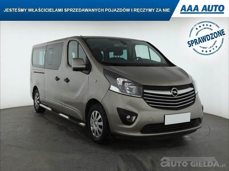 Używany Opel Vivaro 2017 Beżowy Minivan
