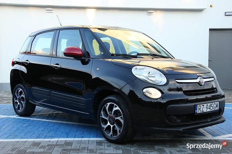 Czarny Używany 2017 Fiat 500L Minivan | 34 500 zł (Uczciwa cena) - Obraz 1/4