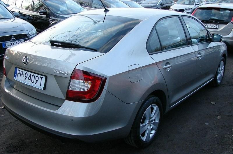 Używany Skoda Rapid 95 KM (69 kW) 2019 Złoty Hatchback