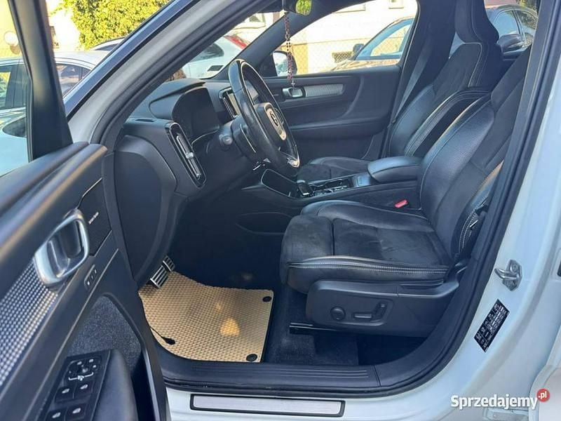 Używany Volvo XC40 R-Design 252 KM (185 kW) 2018 Biały (metalik, perła) SUV