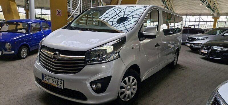 Srebrny Używany 2016 Opel Vivaro Van | 59 600 zł (Drogi) - Obraz 1/3