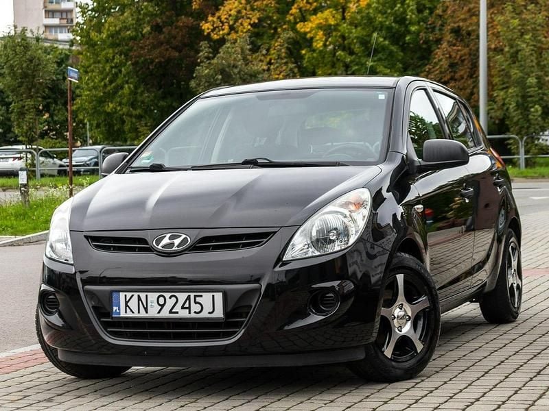Czarny Używany 2011 Hyundai i20 Hatchback | 15 900 zł (Uczciwa cena) - Obraz 1/4