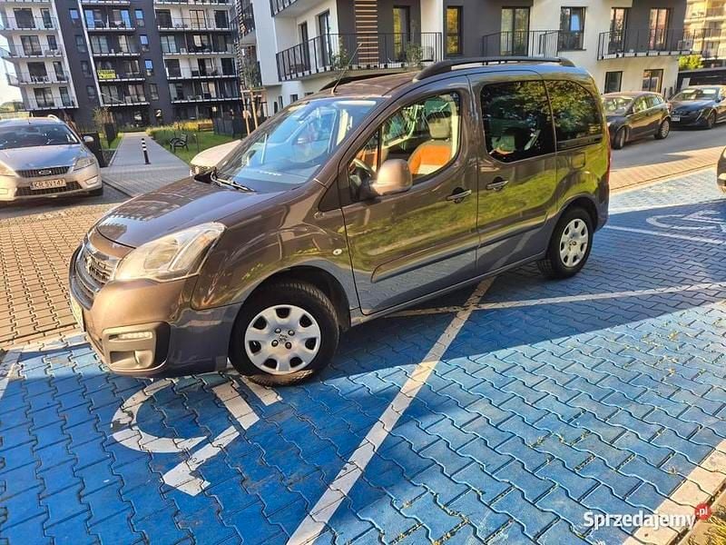 Używany 2016 Peugeot Partner Minivan | 26 900 zł (Uczciwa cena) - Obraz 1/4