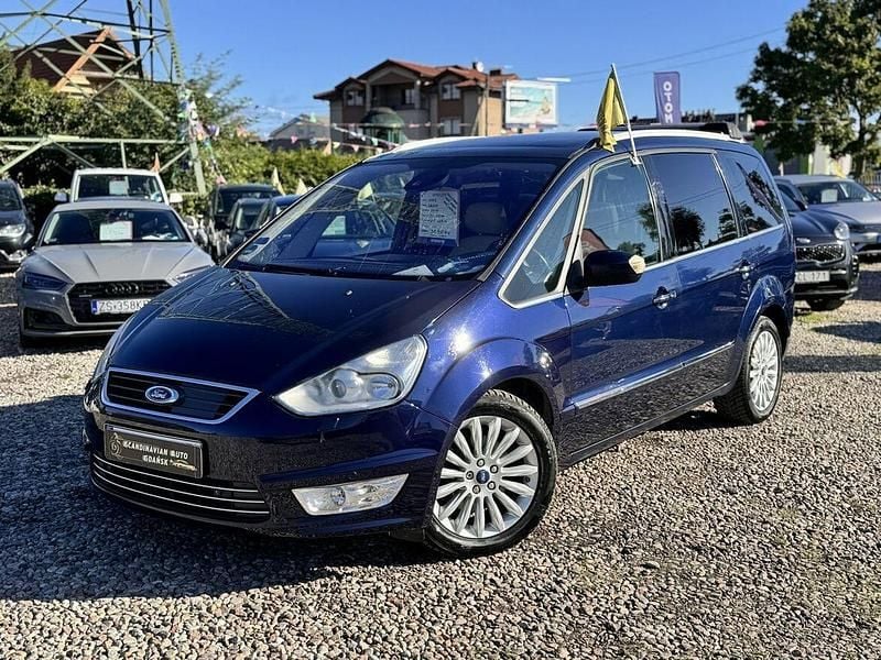 Niebieski ciemny (metalik) Używany 2011 Ford Galaxy Minivan | 32 900 zł - Obraz 1/4