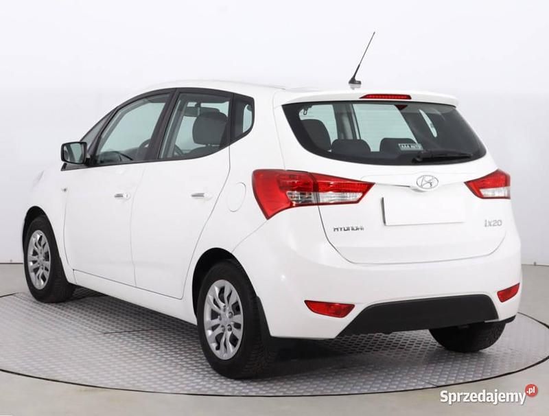 Używany Hyundai ix20 125 KM (91 kW) 2017 Biały Hatchback