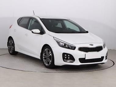 Biały Używany 2015 Kia Ceed Hatchback | 39 999 zł (Uczciwa cena) - Obraz 1/4