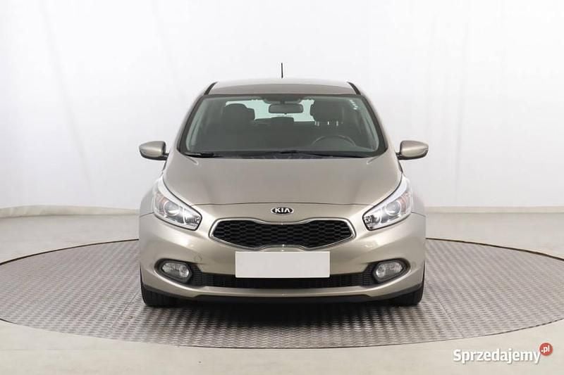 Beżowy Używany 2012 Kia Ceed Hatchback | 32 999 zł (Dość drogi) - Obraz 1/4