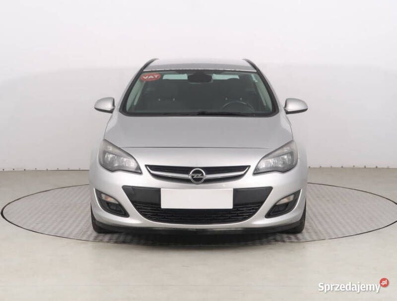 Srebrny Używany 2014 Opel Astra Kombi | 25 499 zł (Dobra cena) - Obraz 1/4