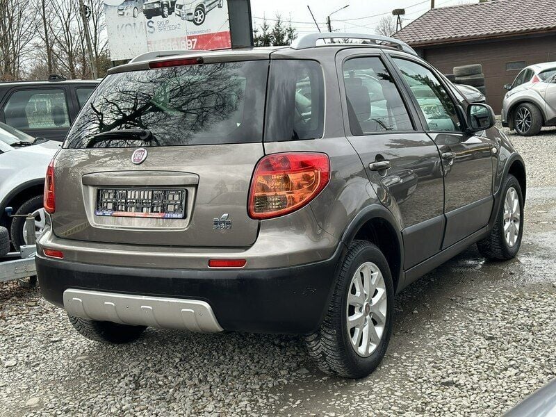 Używany Fiat Sedici 120 KM (88 kW) 2010 Brązowy SUV