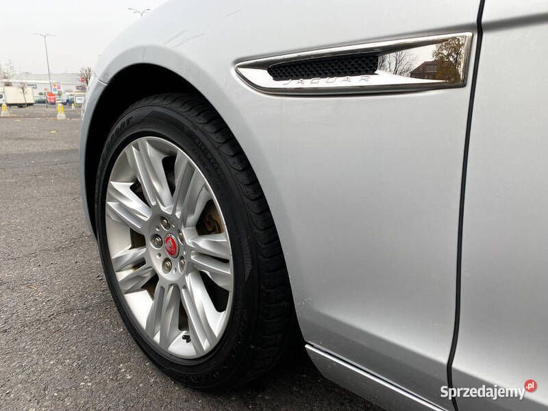 Srebrny Używany 2017 Jaguar XF Sedan/Limuzyna | 80 000 zł - Obraz 1/4