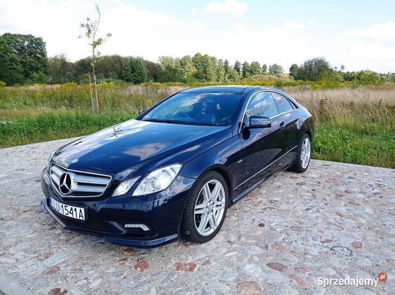Grafitowy Używany 2010 Mercedes E350 AMG Coupe | 30 000 zł - Obraz 1/4
