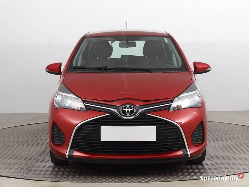 Czerwony Używany 2016 Toyota Yaris Hatchback | 26 999 zł (Uczciwa cena) - Obraz 1/4